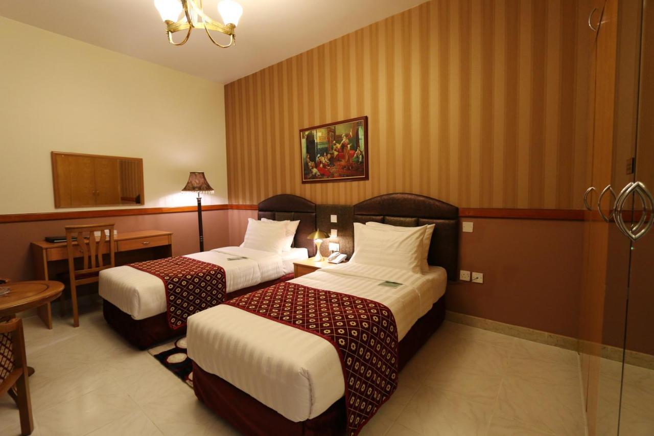 New California Hotel Dubaj Kültér fotó